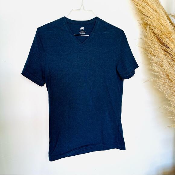 MENS H&M Navy Dark Blue Short Sleeve Classic VNeck Slim Fit Tee Shirt Top M - Picture 4 of 10